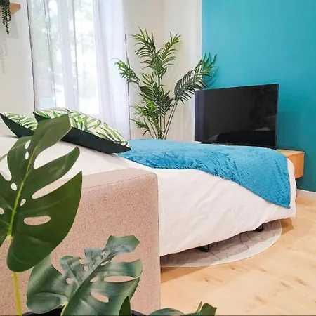 Apartment A Theme *