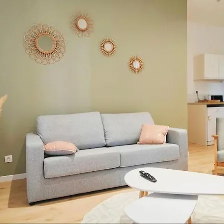 Apartment A Theme *