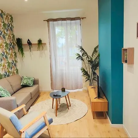 Apartment A Theme *